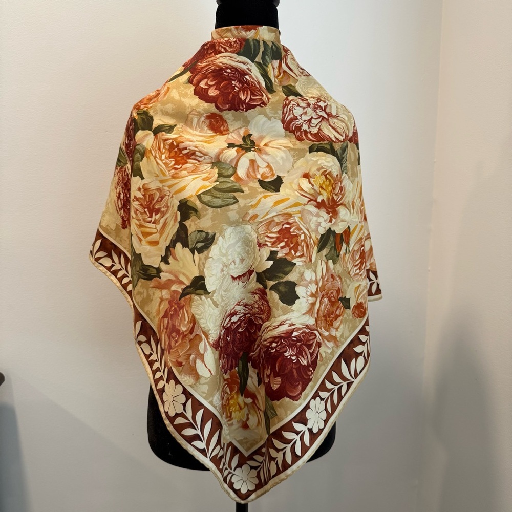Authentic GUCCI Floral Silk Scarf in Cream and Brown